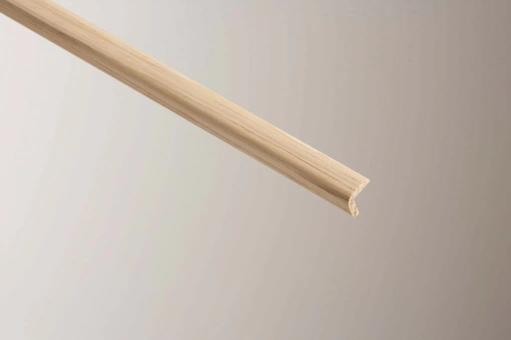 Cheshire Mouldings Cushion Corner Oak - 18 x 18mm